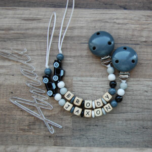 Personalizēts koka knupīša turētājs - Mašīna