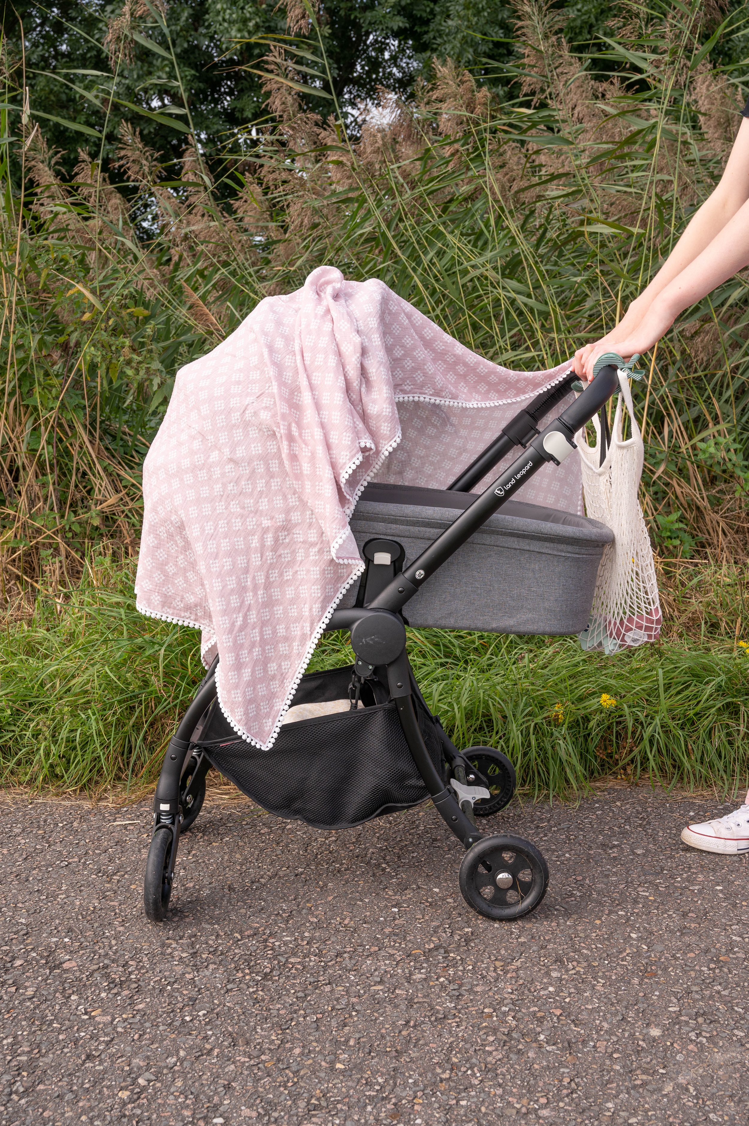 Lodger Swaddle Tribe Muslin kokvilnas autiņš, 120x120 cm, Rose - Image 4